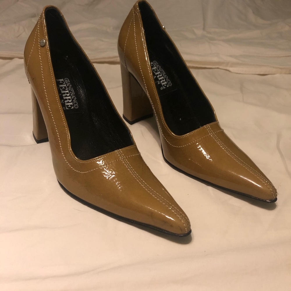 NWT Vintage y2k Italian Gianfranco Ferre Heels - 38